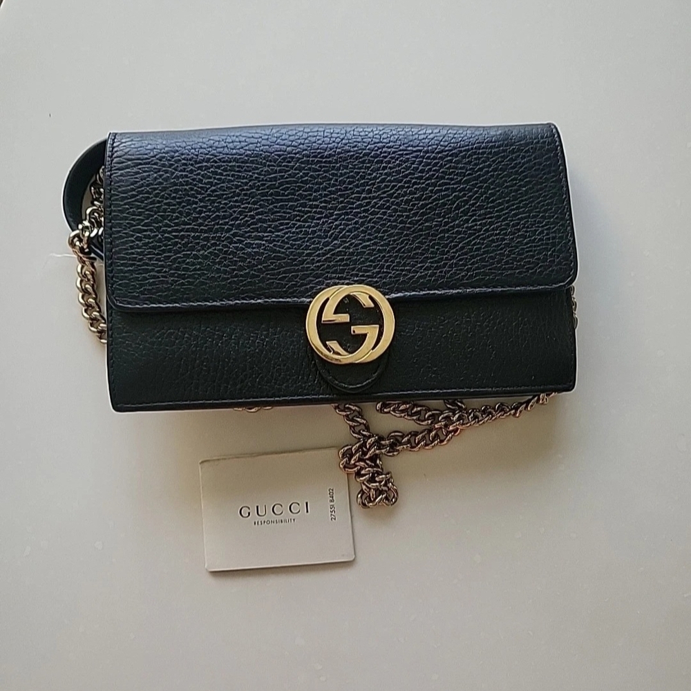 Gucci Black Leather Crossbody with Gold Chain ( AUTHENTIC)